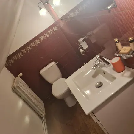 بيت للعطل La Petite Maison Des Monts *